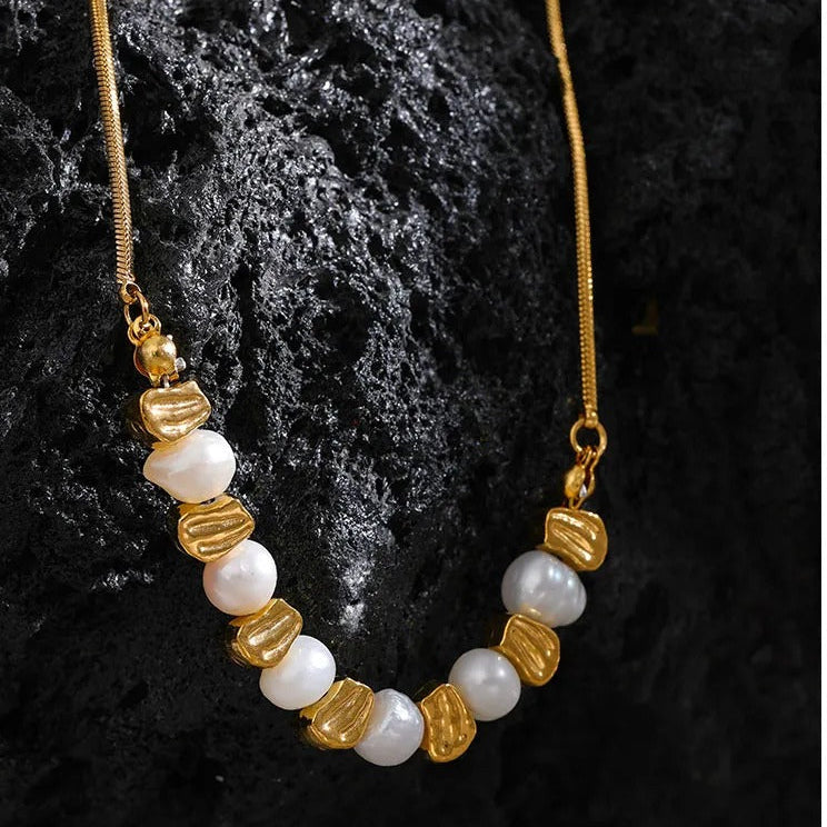 Oceanic Essence - 18k Gold Necklace with Pearls