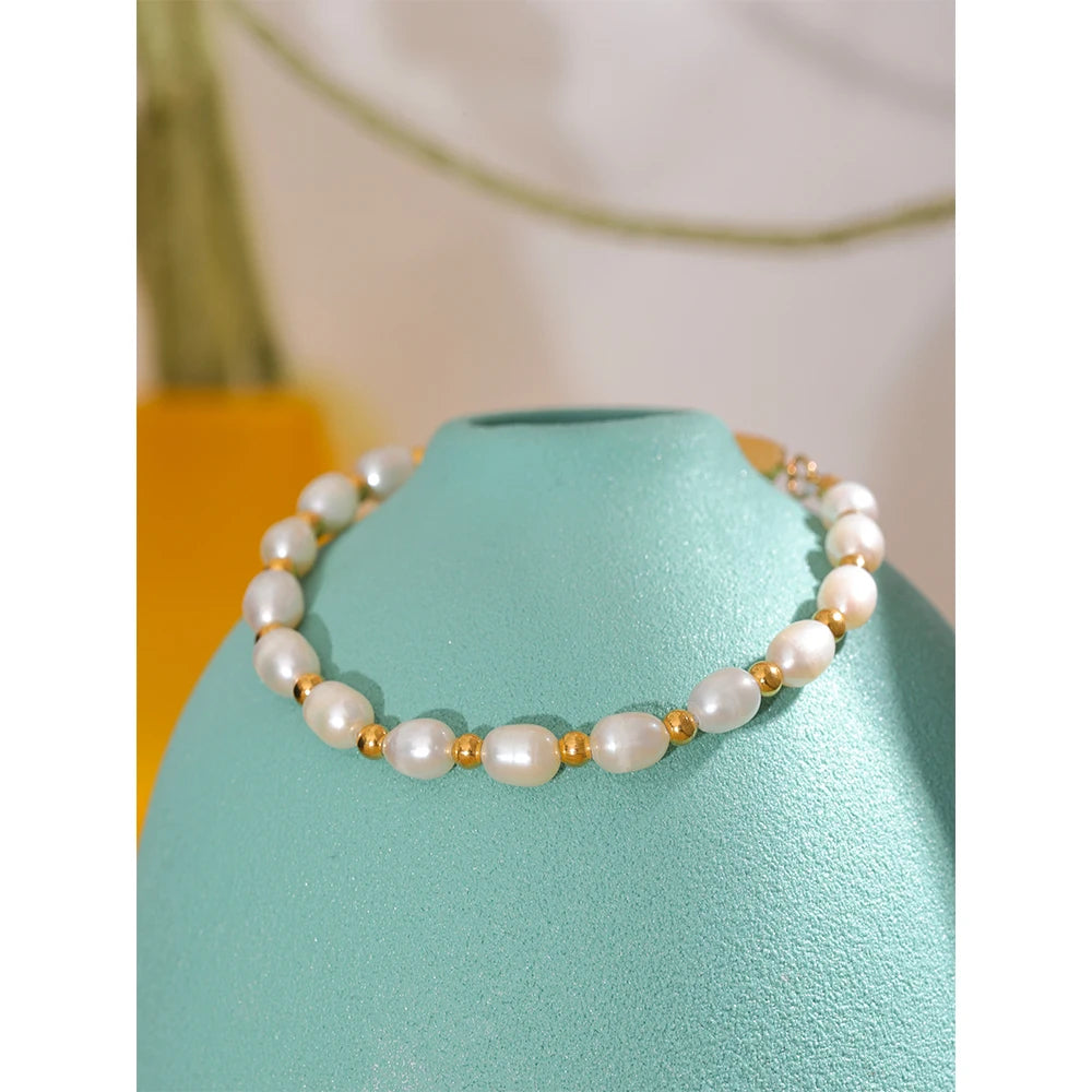 Universal Truth - Gold Pearl Bracelet