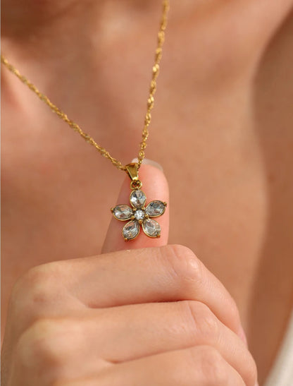 Nova Glow - Flower Gold Necklace with Crystals