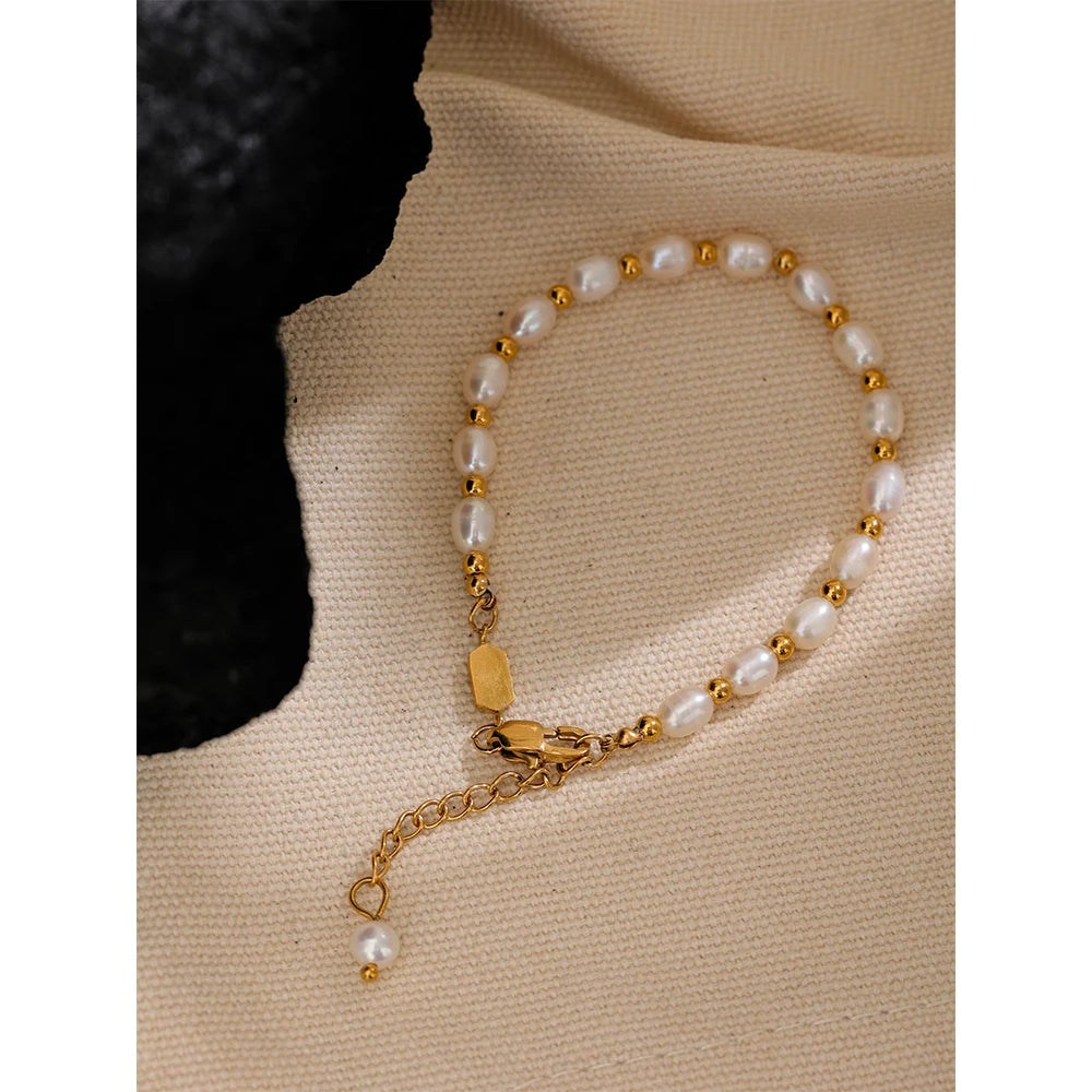 Universal Truth - Gold Pearl Bracelet