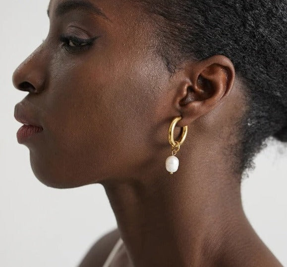 Oceanic Elegance - Gold Hoop Earrings with Natural Pearls