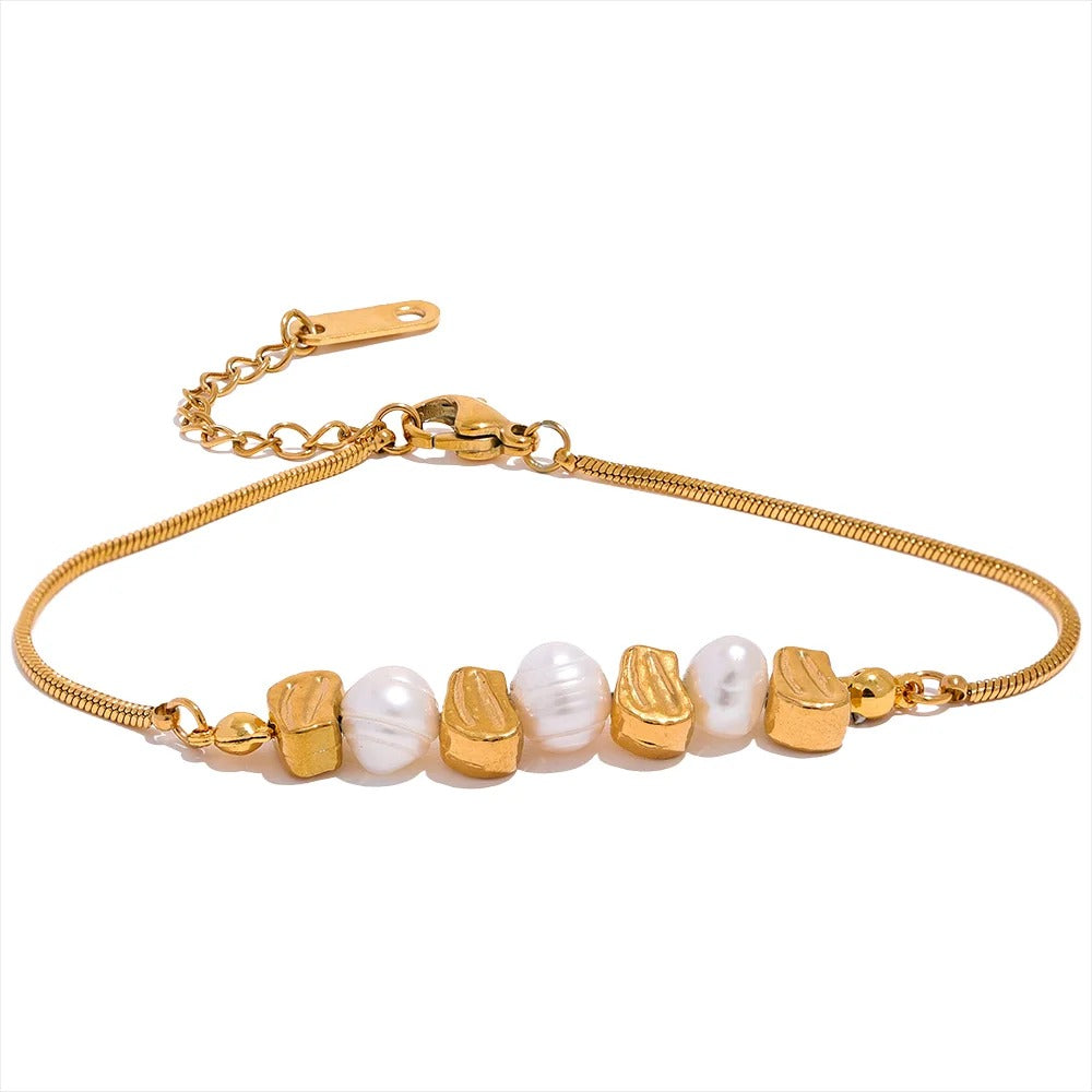 Purity Blossom - 18k Bracelet with Pearls